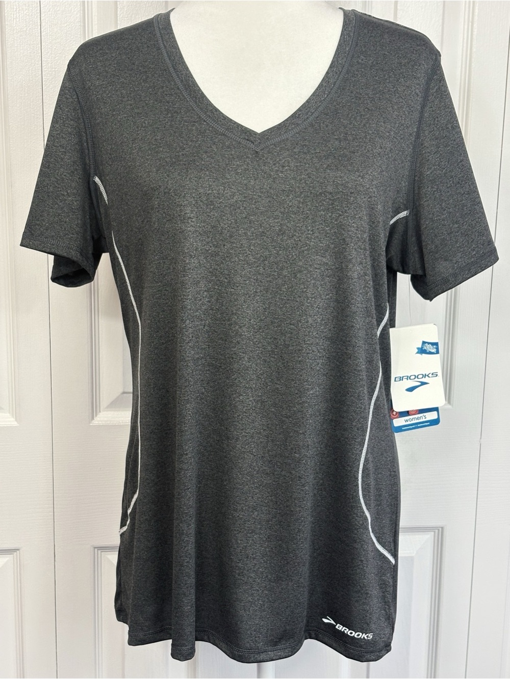 NWT Brooks Running Heather Black Floral Print Short Sleeve V-Neck Tee XL